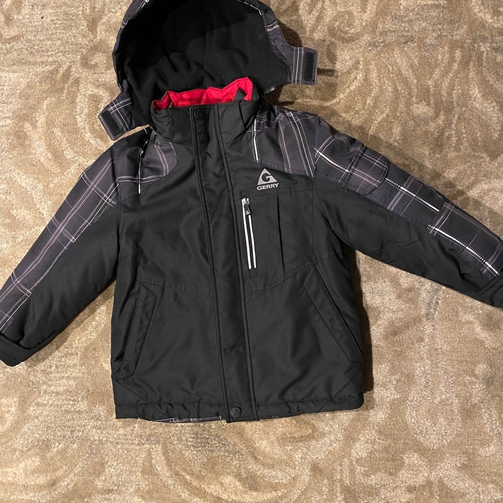 Boys 6/7 Gerry 2 in 1 coat. Black/Red. Excellent condition. Non smoking home.
